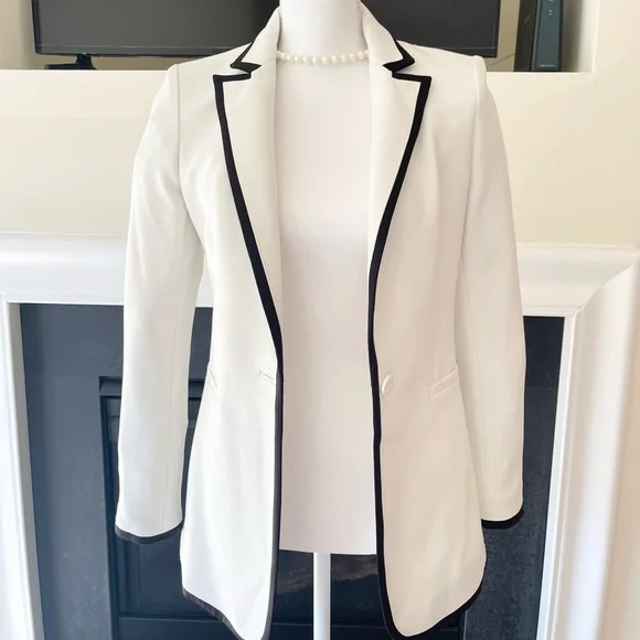 ALICE + OLIVIA Breann Fitted Contrast Trim Blazer NWT - Picture 5 of 16